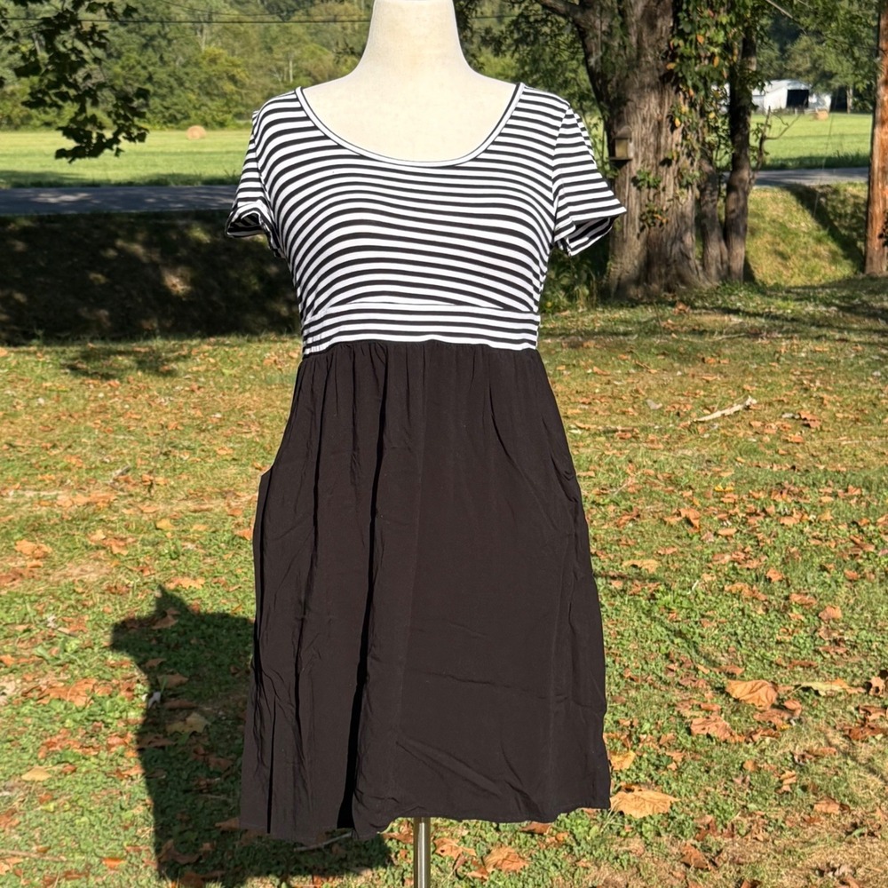 Torrid Womens Stripe Knit Bodice Fit and Flare Pocket Dress Black White Size 00
